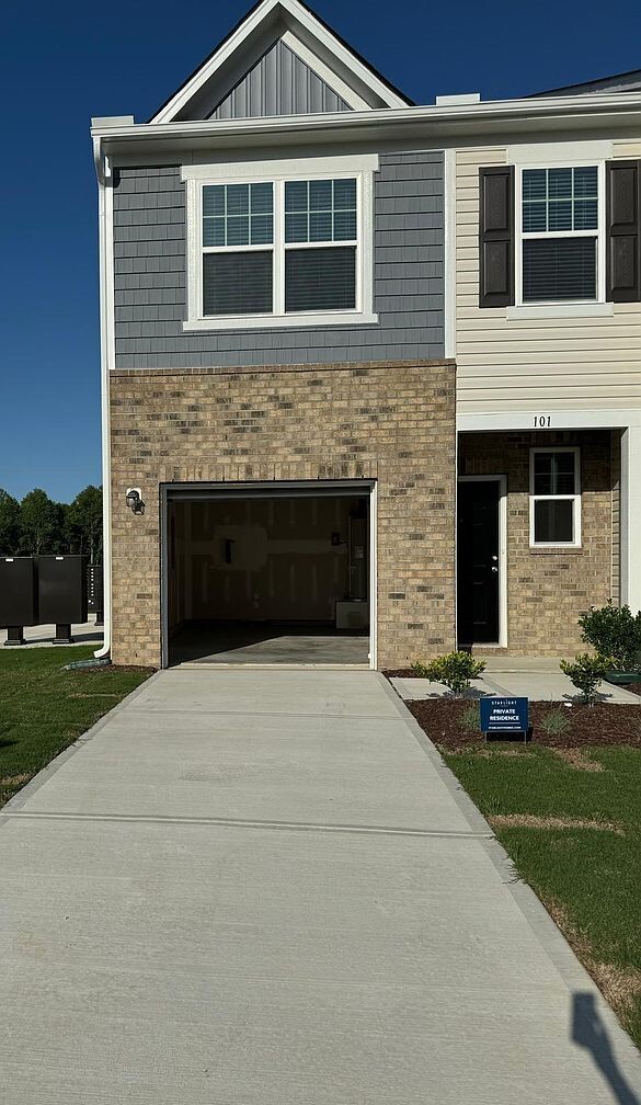 One-Car garage - 101 S Chubb Rdg