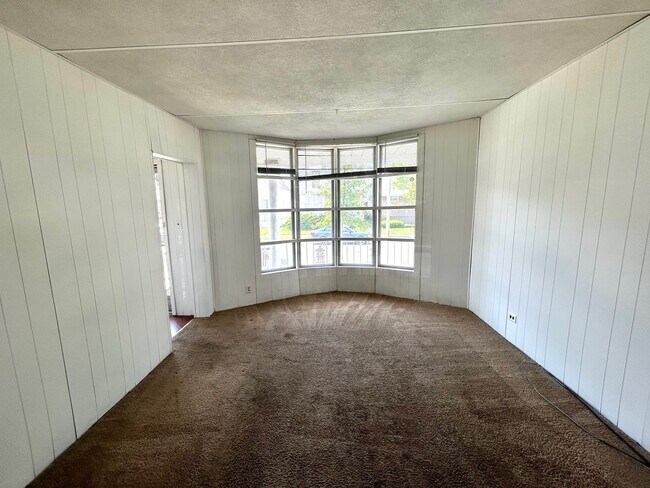 Building Photo - 2234 EVALINE