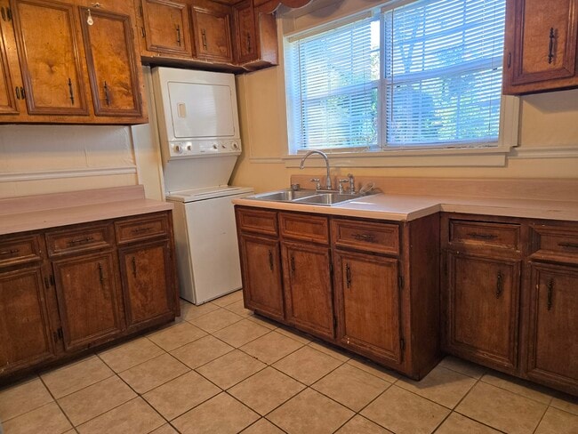 Building Photo - 1315 Beman St