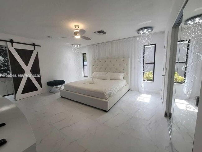 Foto del edificio - 270 SE 7th St