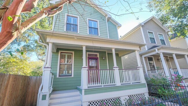 Foto del edificio - 1045 W 16th St