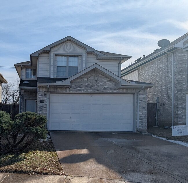 Foto del edificio - 5215 Waltham Ct