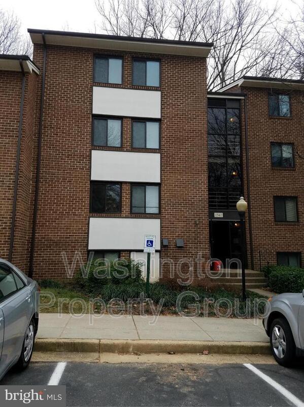 Primary Photo - 1542 Northgate Square