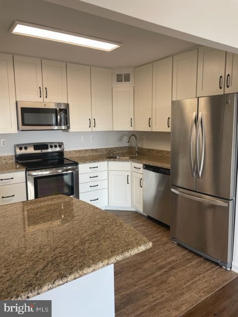 Foto del edificio - 205 Yoakum Pkwy