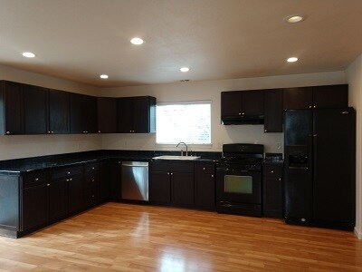 Building Photo - 1407 N Cherry St