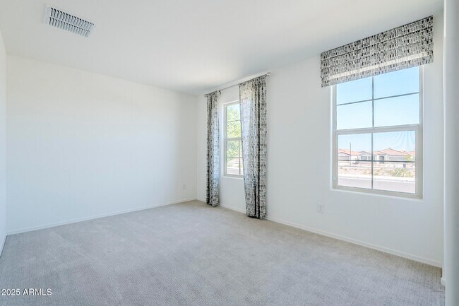 Building Photo - 2429 W Jessica Ln