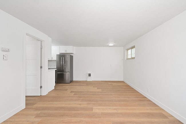 Building Photo - Greenlake / Phinney Ridge Remodel - In-Uni...
