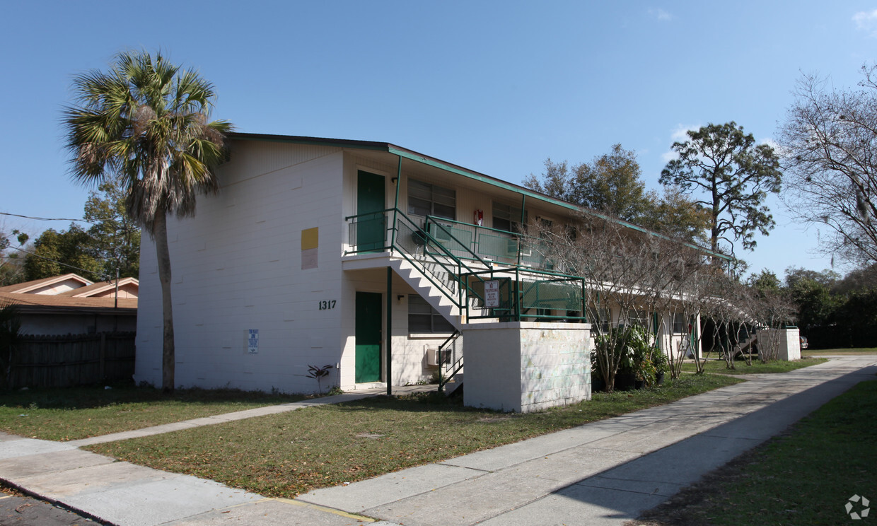 Primary Photo - Twin Palm Apartments