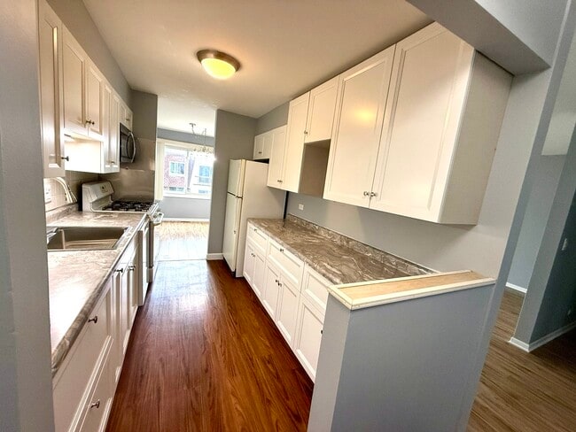 Building Photo - 3026 Roberts Dr