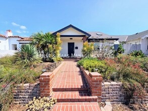 Building Photo - 242 Ximeno Ave