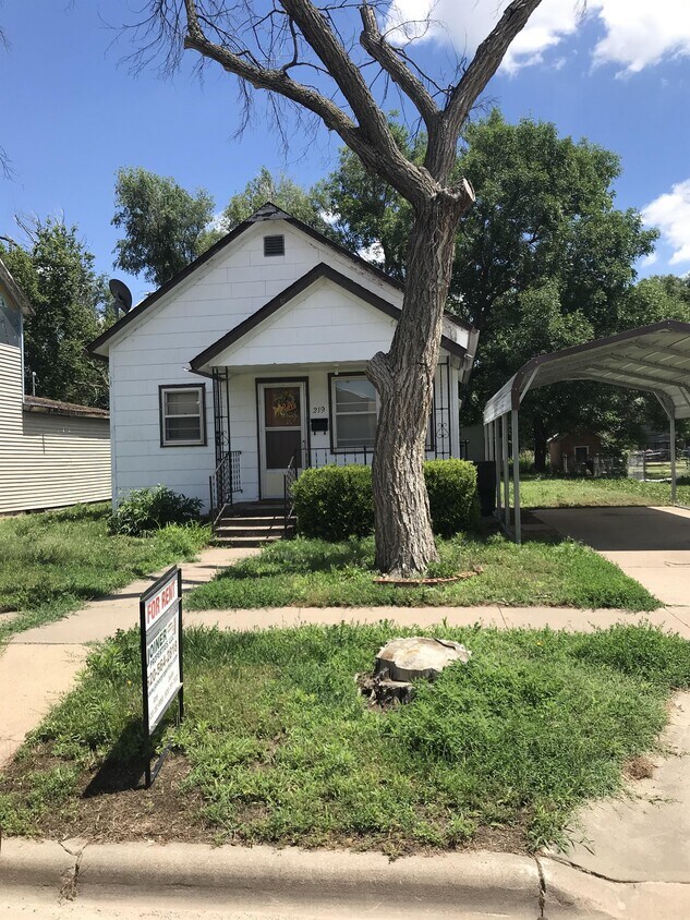 219 Court Ave, Ellsworth, KS 67439 House Rental in Ellsworth, KS