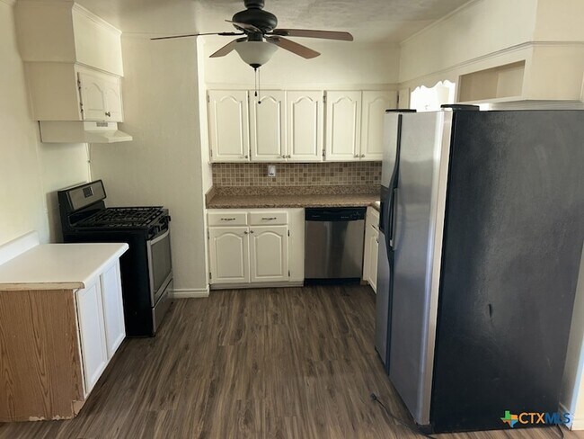 Foto del edificio - 304 Oak St