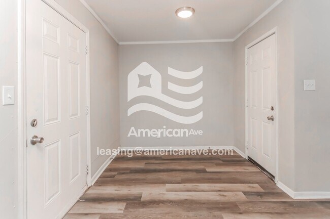 Foto del edificio - 4202 Snellings Dr