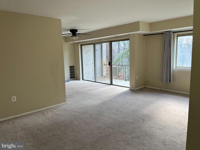 Building Photo - 12307 Braxfield Ct