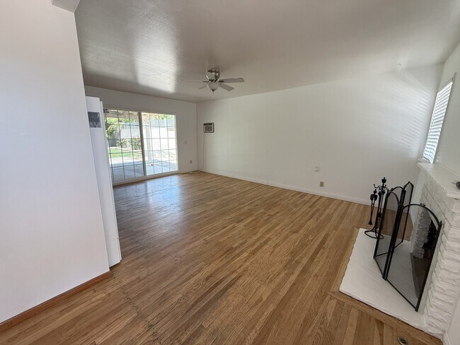 Building Photo - 9531 W Colchester Dr