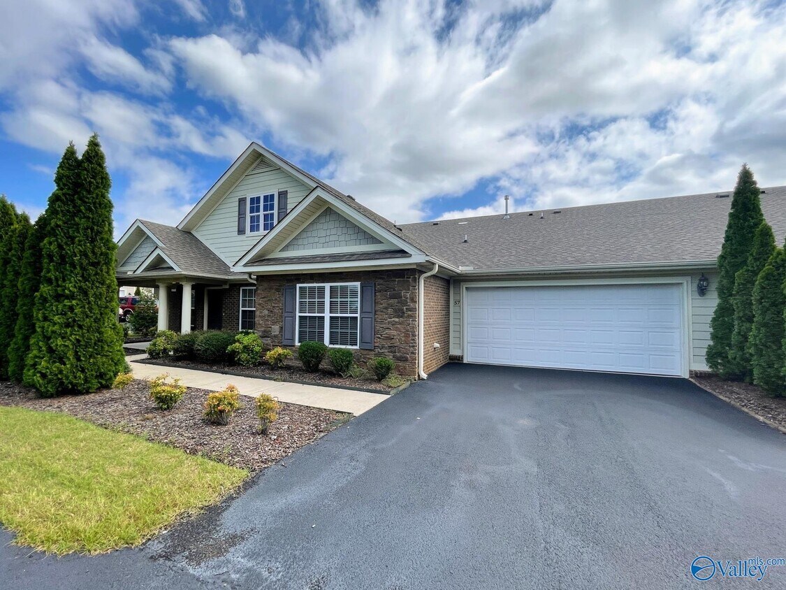 Foto principal - 57 NW Moore Farm Cir