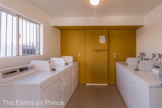 Foto del edificio - 208 E Prince Rd