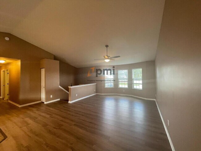 Foto del edificio - 10880 Mississippi St