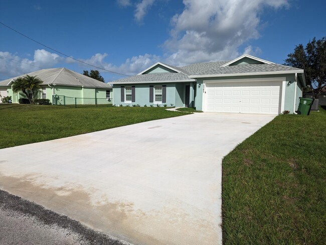 Foto del edificio - 5245 NW Gamma St