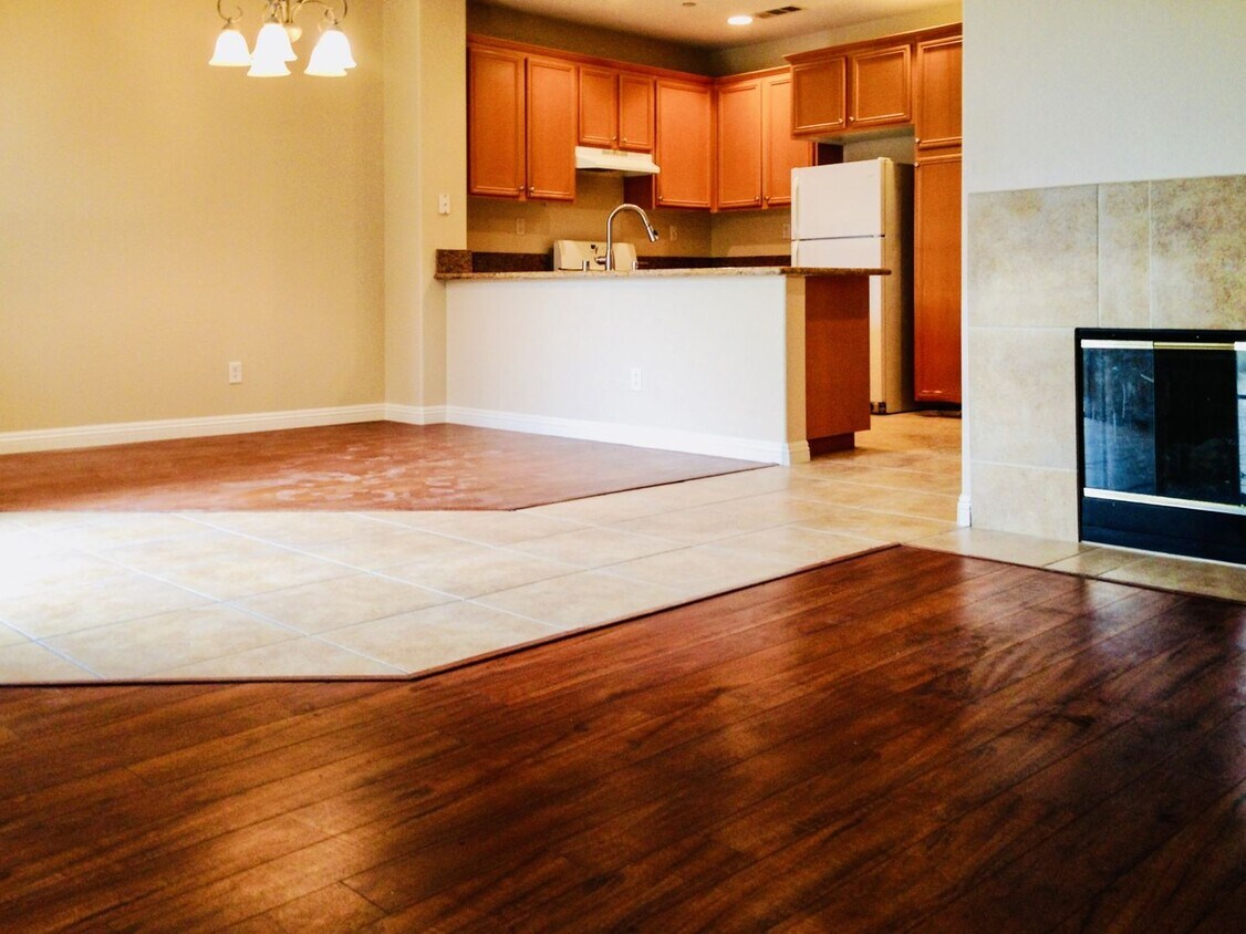 Foto del edificio - Lovely Townhouse Located in Lake Elsinore!