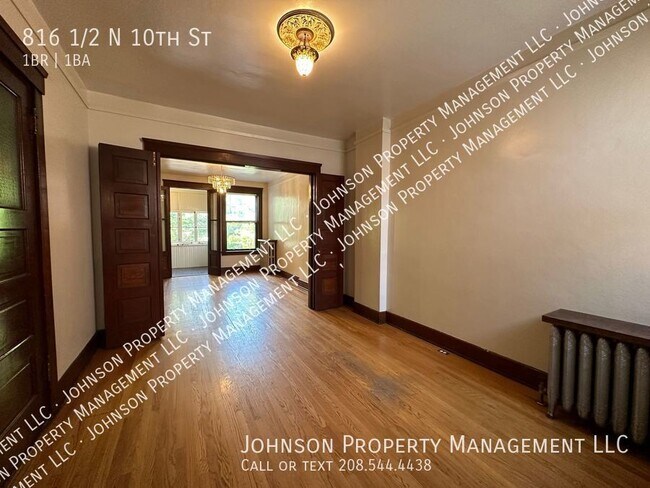 Building Photo - Check out this Vintage Apartments in Histo...