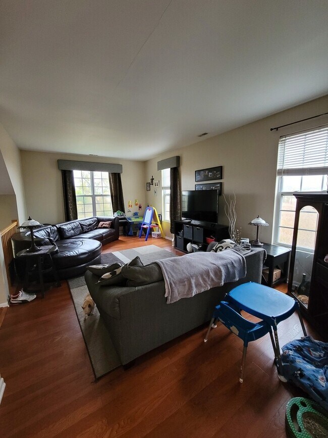 Foto del edificio - 1522 W Turtle Creek Ln