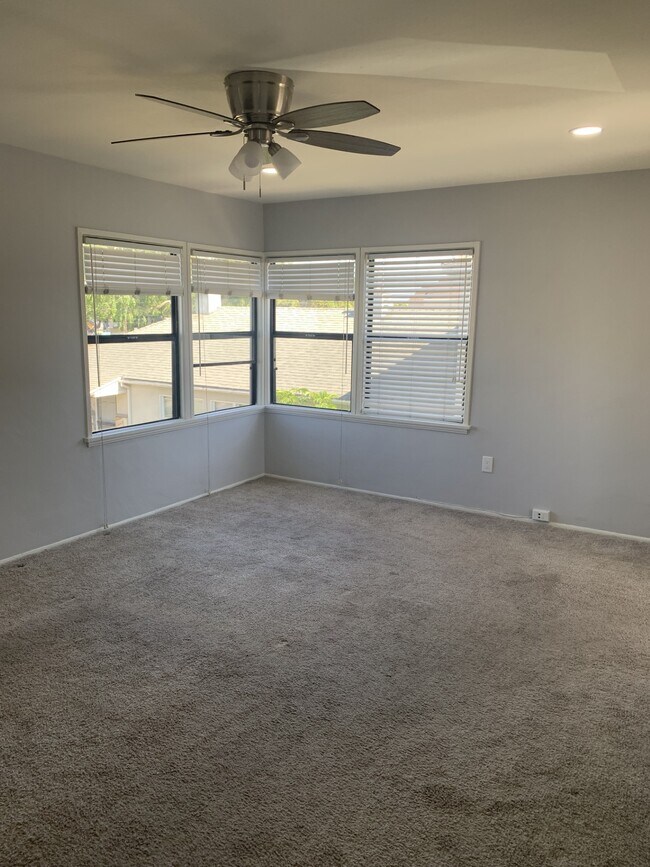 Building Photo - 15721 Brighton Ave