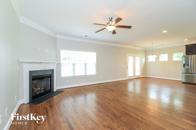 Building Photo - 3173 Knoll Ridge Dr
