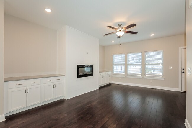 Building Photo - 3801 Jack Vernon Cir