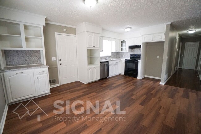 Building Photo - 1644 30th St SW