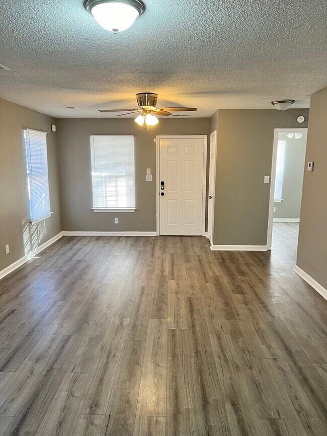 Photo - Huge 4 Bedroom Home For Rent