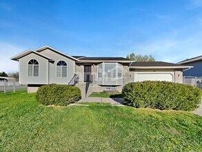 Building Photo - 3151 Marcrest Dr