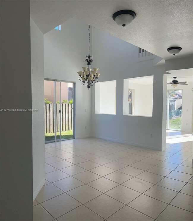 Foto del edificio - 4409 NW 113th Ct