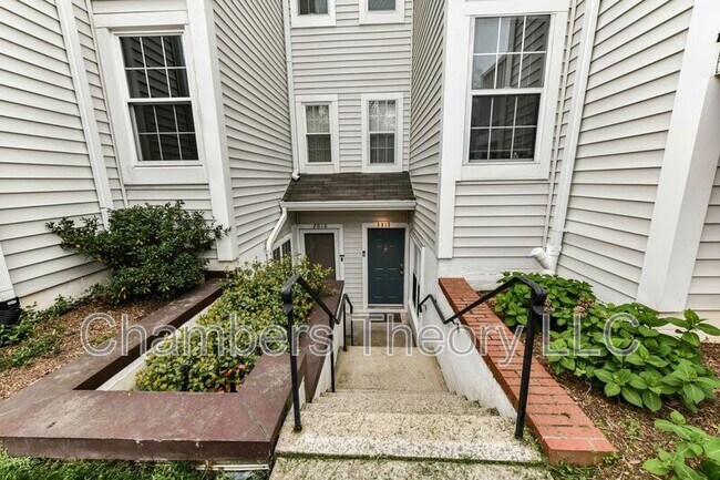 Foto del edificio - 2812 Yarling Ct