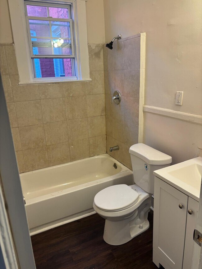 Foto del edificio - 2536 Calverton Heights Ave