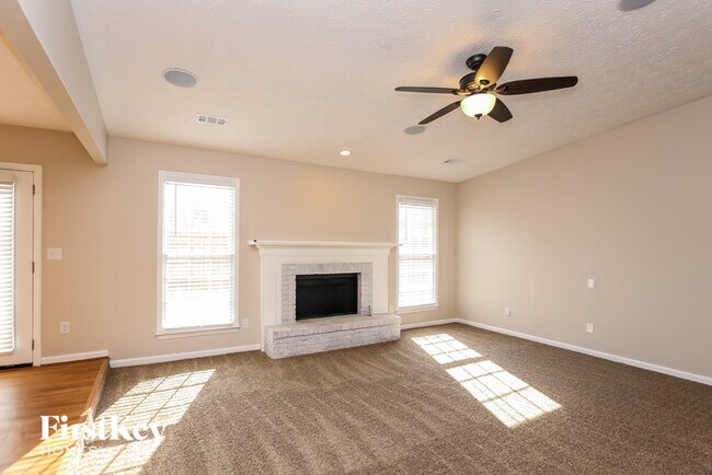 Building Photo - 880 Hounds Ridge Ct