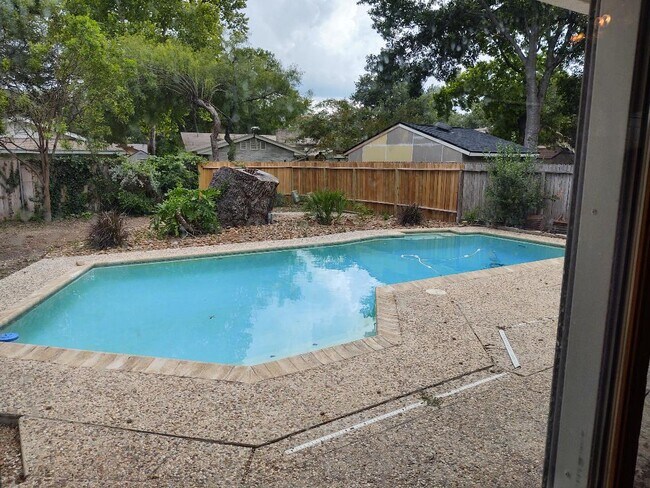 Foto del edificio - 14103 Oakstead St