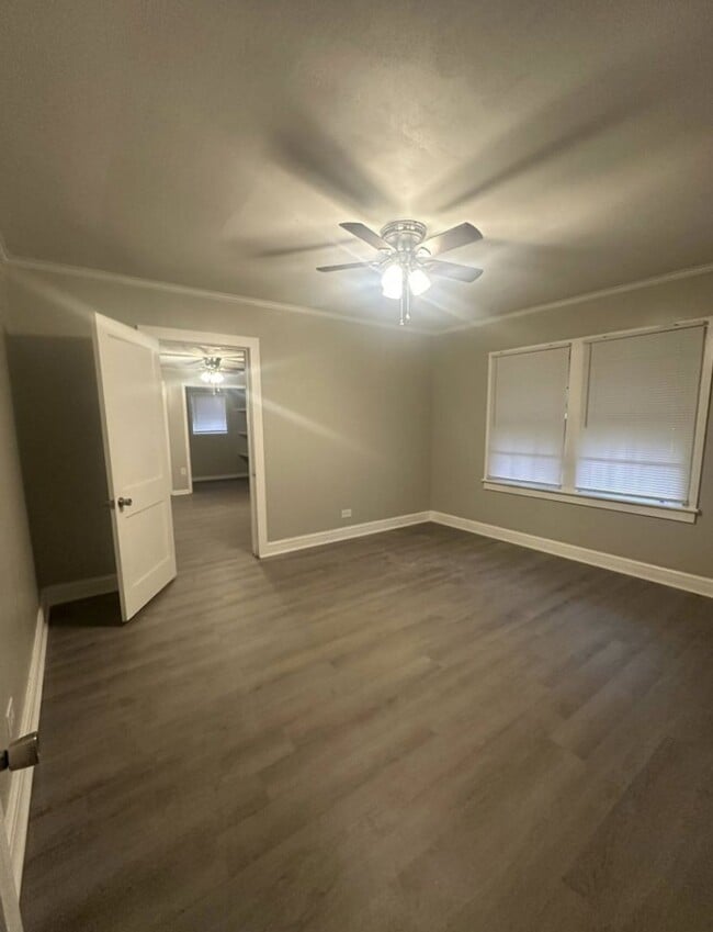 Foto del edificio - 3 Bed/2 Bath Brick Home- Newly Renovated