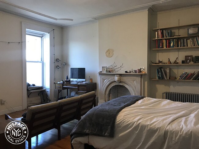 Foto del edificio - 788 Manhattan Ave