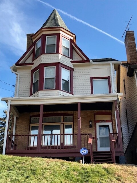 Primary Photo - 3452 McClure Ave