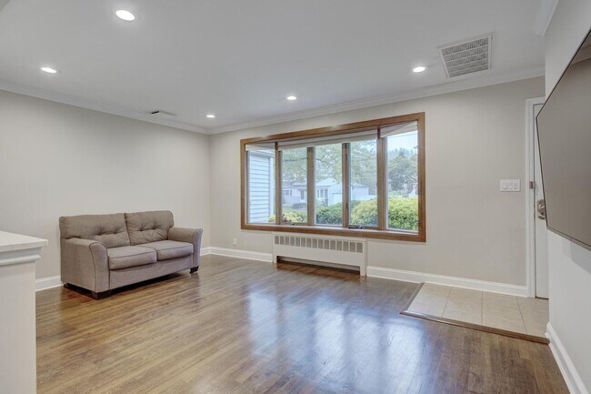 Foto del edificio - 20 Goldsmith Ave