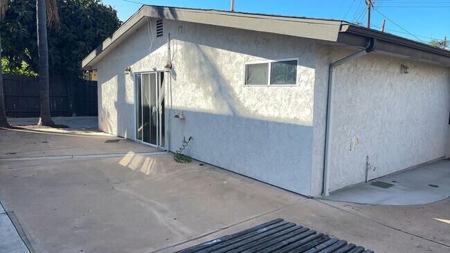 Foto del edificio - 3BD/2BA, Large Rooms, Patio!