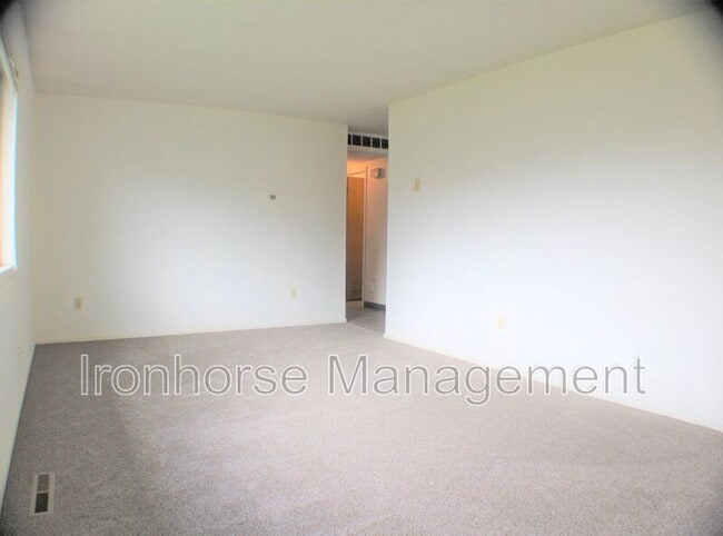 Building Photo - 411 N 16th Ave