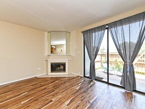 Building Photo - 7122 Wood Hollow Dr