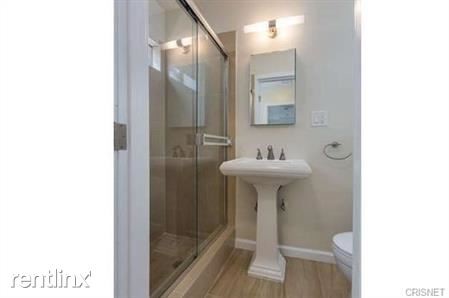 Foto del edificio - 17637 Calvert St