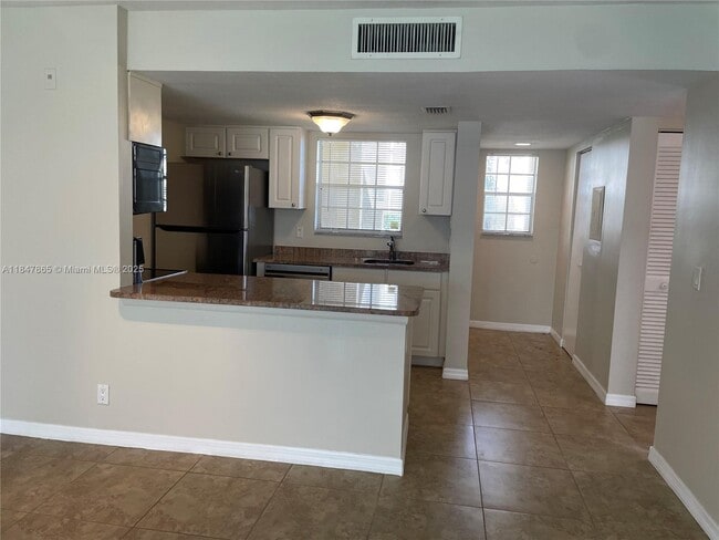 Building Photo - 6323 La Costa Dr
