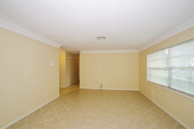 Foto del edificio - 568 Ironwood Dr