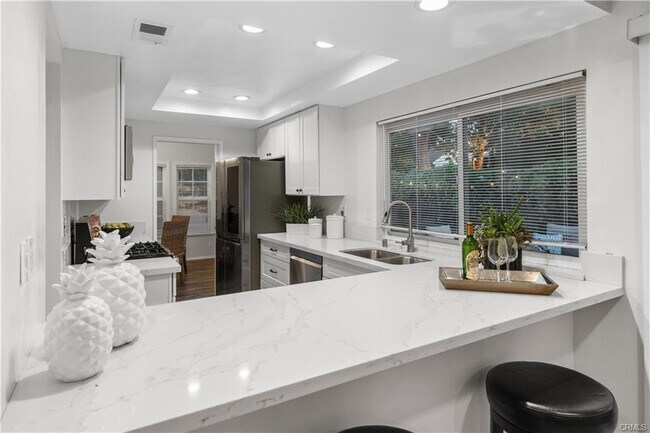 Building Photo - 27 Bluecoat