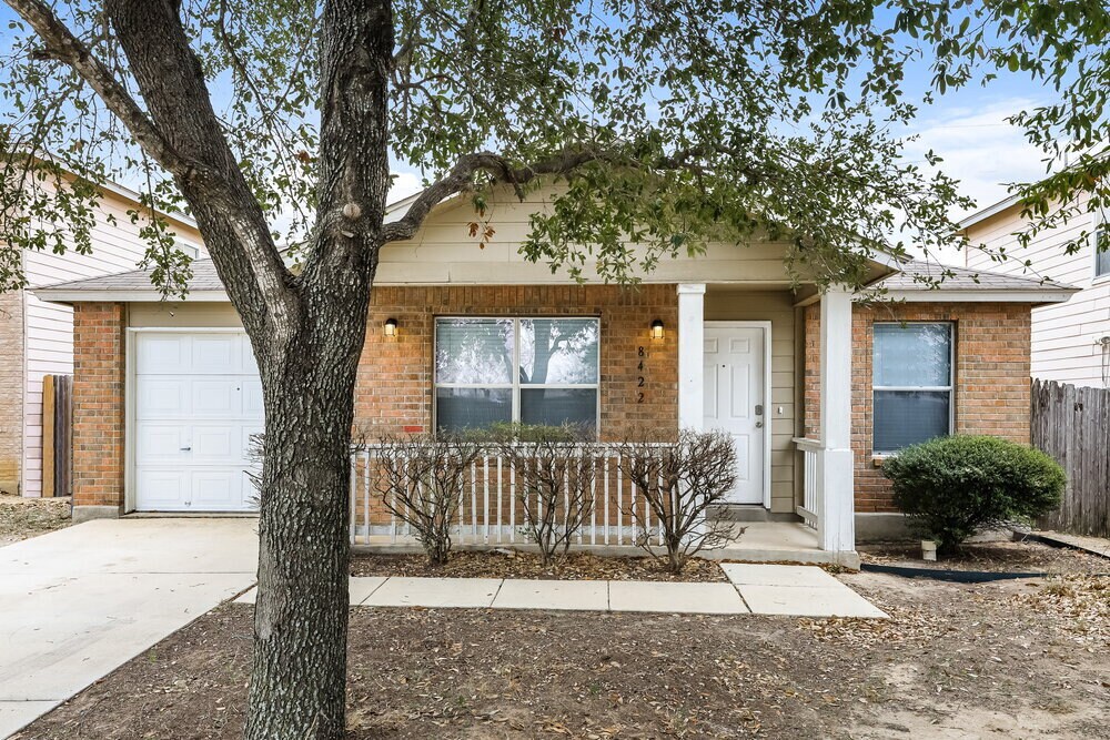 Primary Photo - 8422 Adams Hill Dr