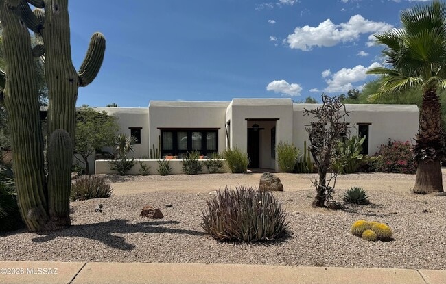 Building Photo - 660 W Golf View Dr